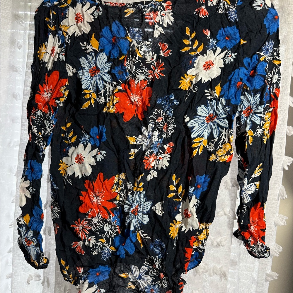 Old Navy Blue and Orange Ruched 3/4 Sleeve Blouse - Picture 2 of 2